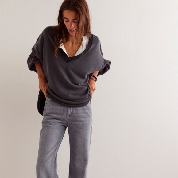 We The Free Venice V-Neck Sweatshirt In Black - Picture 4 of 8